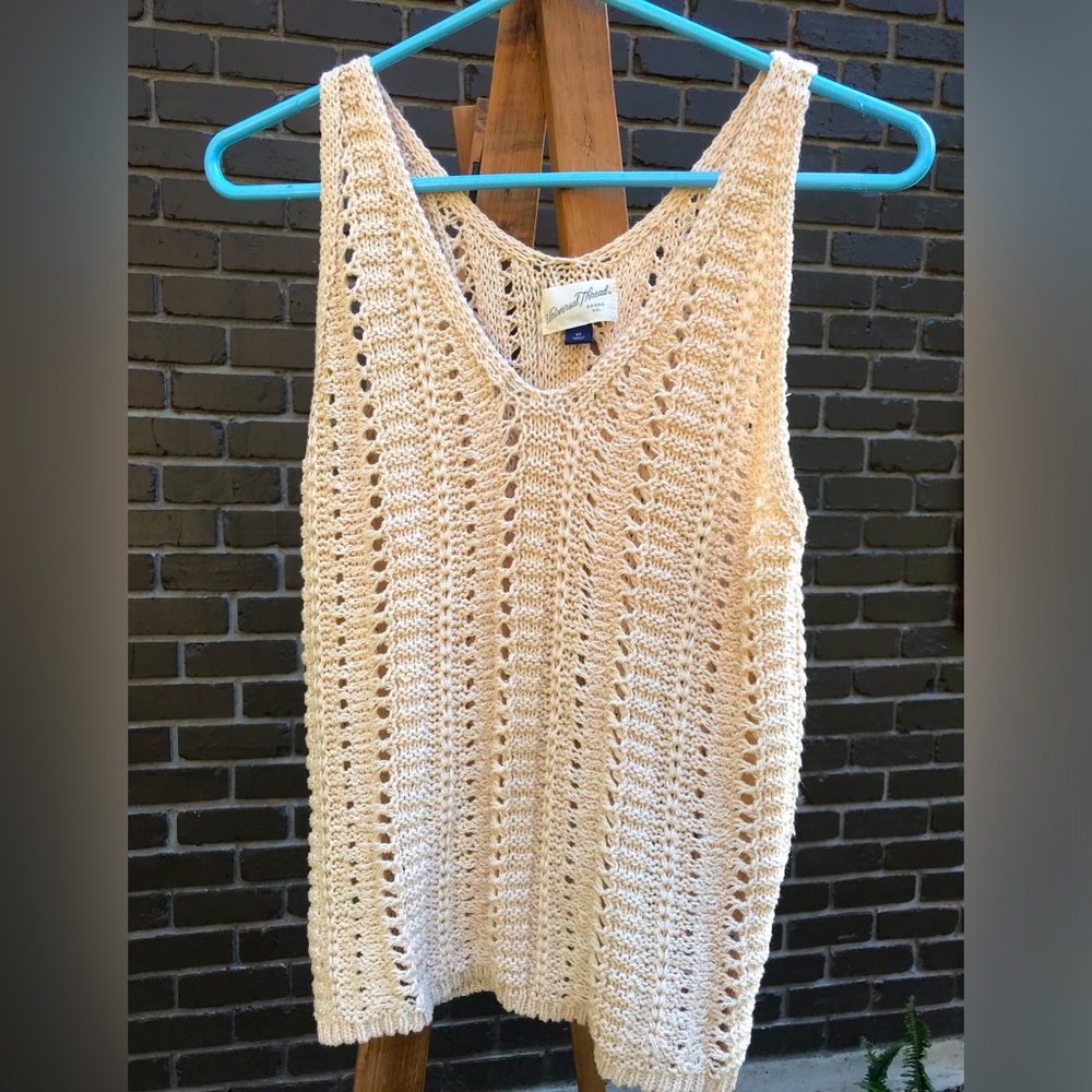Universal Thread Tank size small